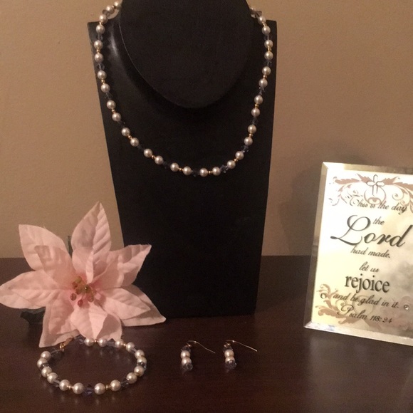 One of a kind jewelry made by adults with ID - Picture 1 of 4